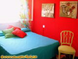 Die Habitacin Roja, das 'rote Schlafzimmer' mit  Doppelbett und Meerblick